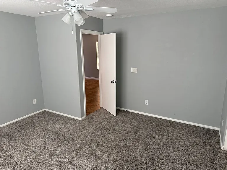 10039 Mystic Lake Ave — Photo 23