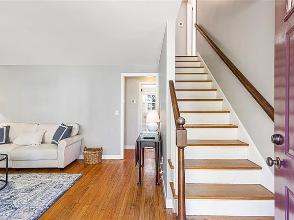 4th image of 6 Jenks Garden Ln