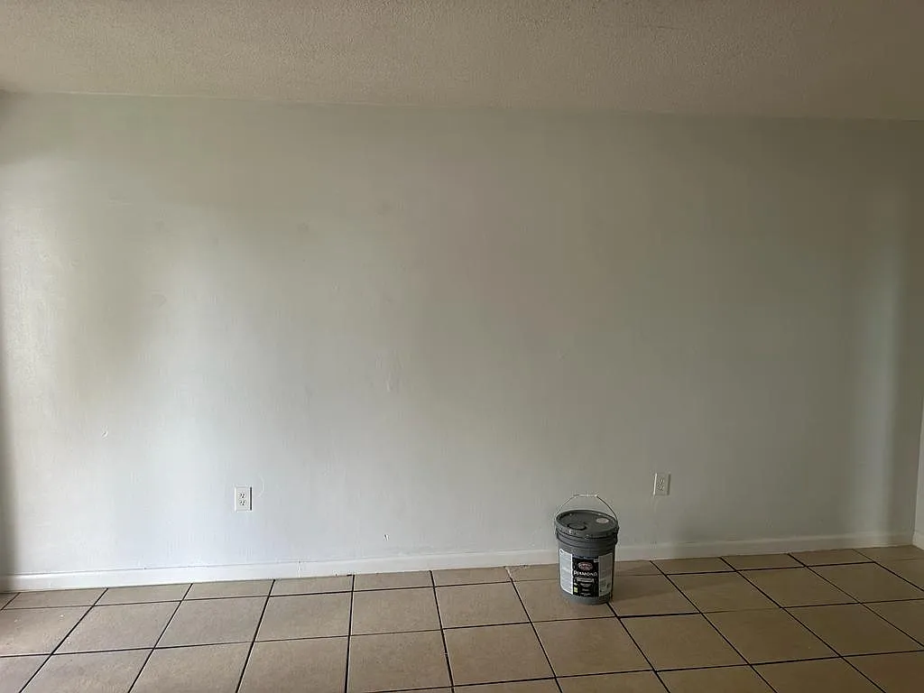Building Photo - 7311 Venetian St #12