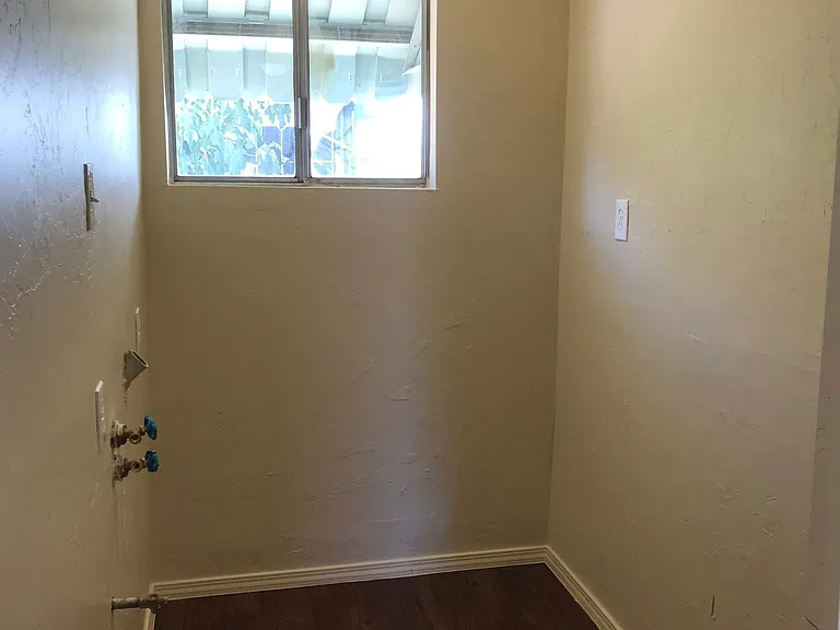 5385 W Mission Ave — Photo 24