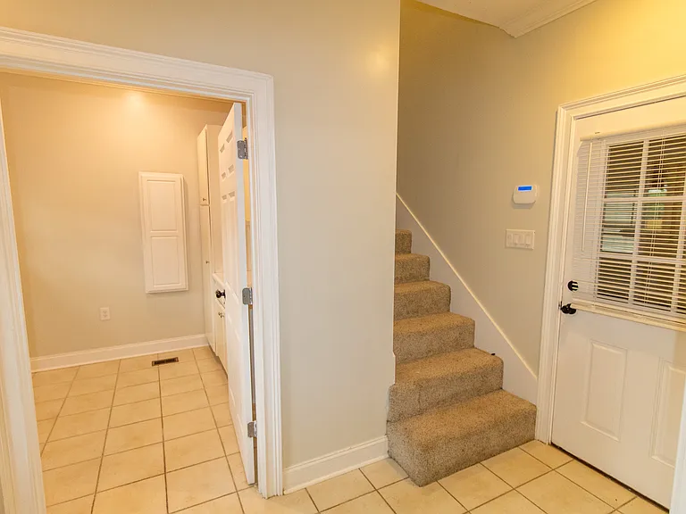906 Monarch Cir — Photo 39