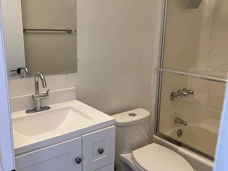 18408 Hatteras St — Photo 13