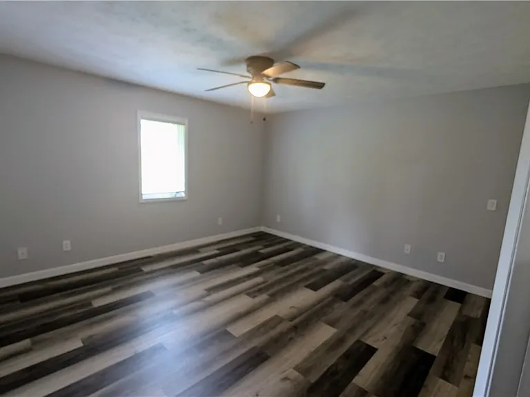 768 E Jenkins Ct — Photo 14