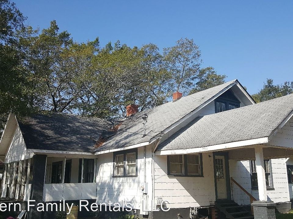 2nd image of 211 W Mary St