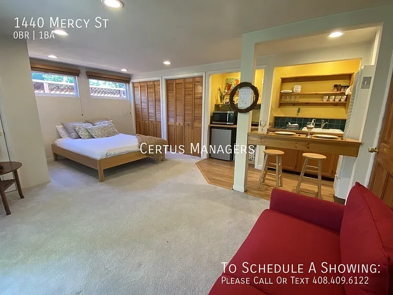 1440 Mercy St — Photo 3