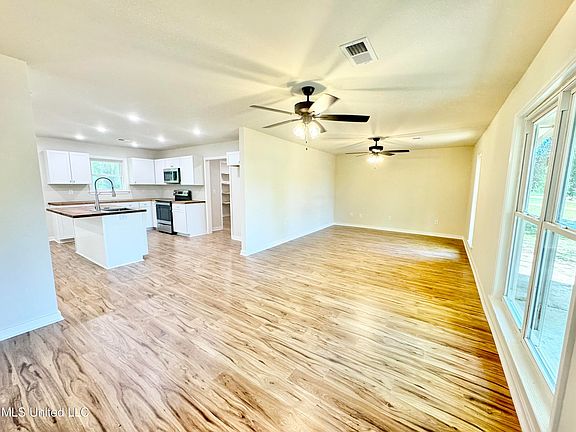 5th image of 5857 Twin Lakes Dr