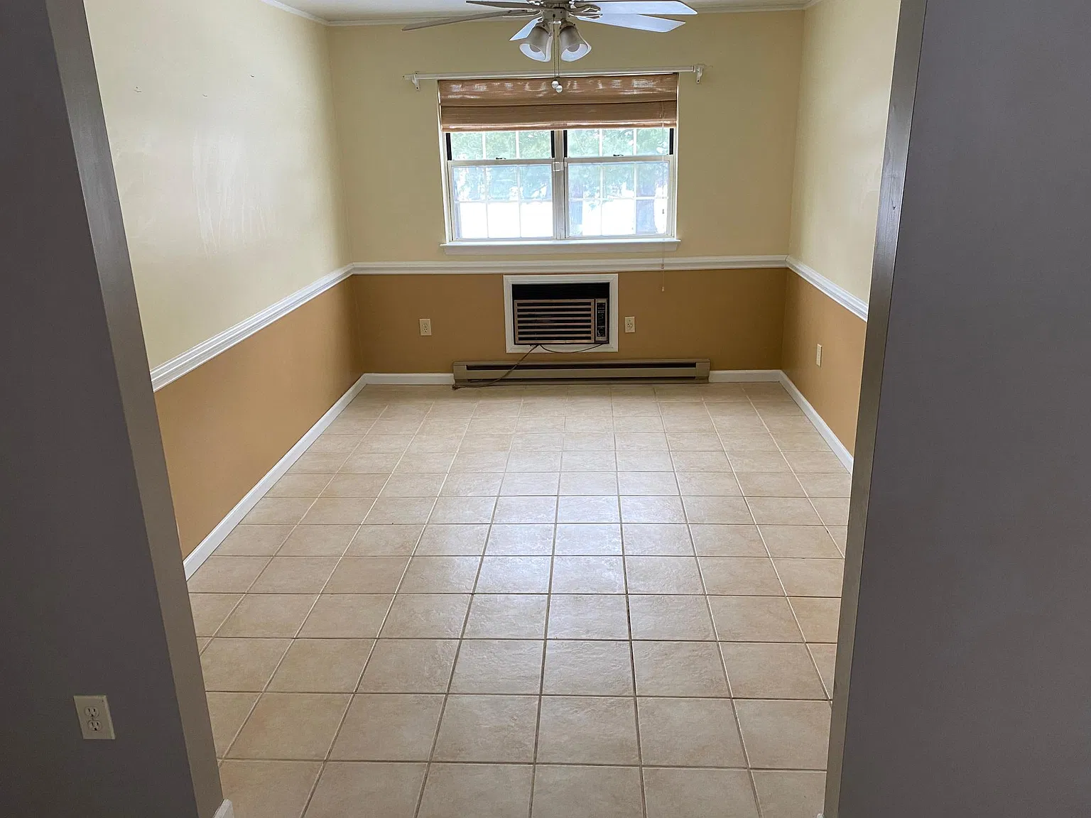 3 bed, 1.5 bath, 1250 sqft, $1,950 — Photo 2