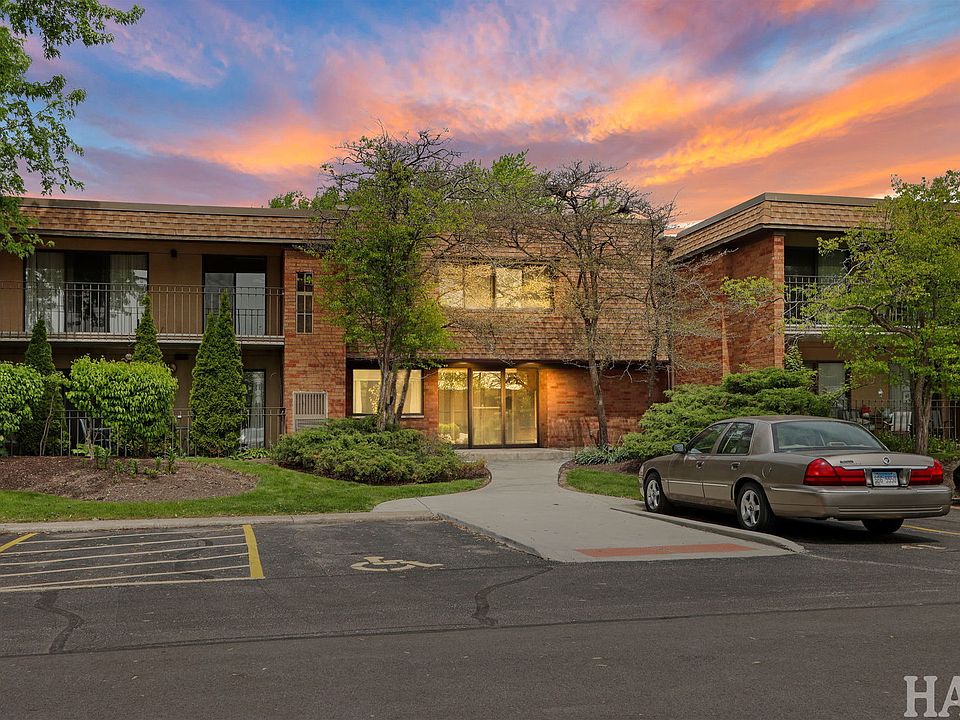 1st image of 70 Old Oak Dr APT 124