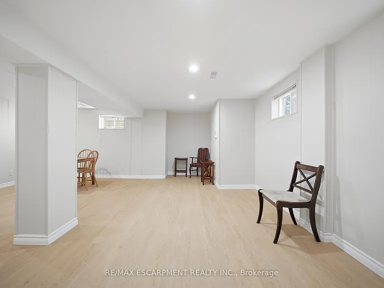 1926 Reiss Ct — Photo 15