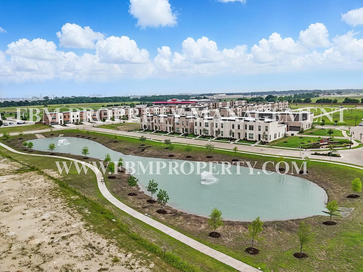 2128 Layla Dr - Gorgeous 3 Bedroom, 2.5 Bathroom Townhome in Waxahachie, TX! — Photo 4