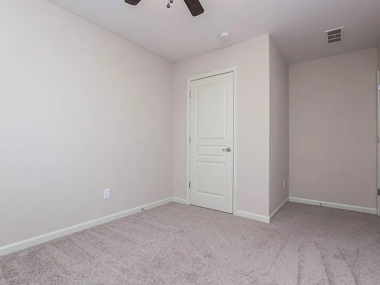 537 Pringle Dr — Photo 9