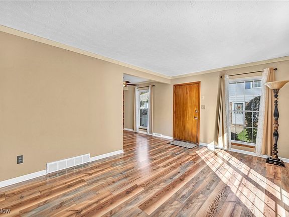 5th image of 20406 Williamsburg Ct #206B