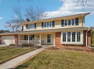 3220 West Chateau COURT, Mequon, WI 53092