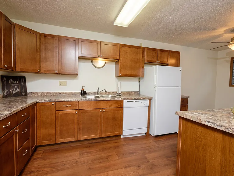 Fargo, ND Dynasty Apartments | Kitchen