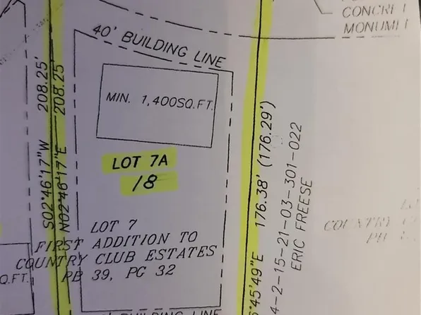 18 Country Club Dr, Edwardsville, IL 62025