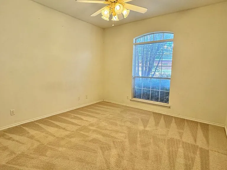 1 Southridge Dr — Photo 18