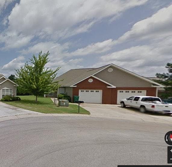 Front of house (pic from Google)