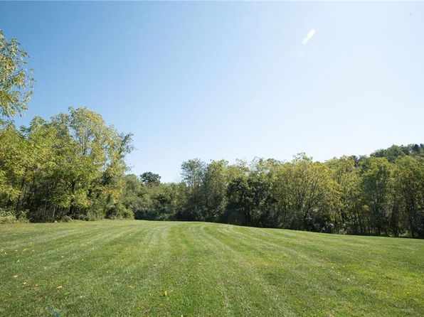 6241 Hickory Rd, Slatington, PA 18080