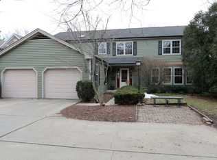 2215 Walters Ave, Northbrook, IL