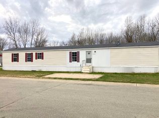 912 Oak Pointe Xing, Warsaw, IN 46580