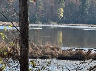 16 Holly Point Dr, Montross, VA 22520