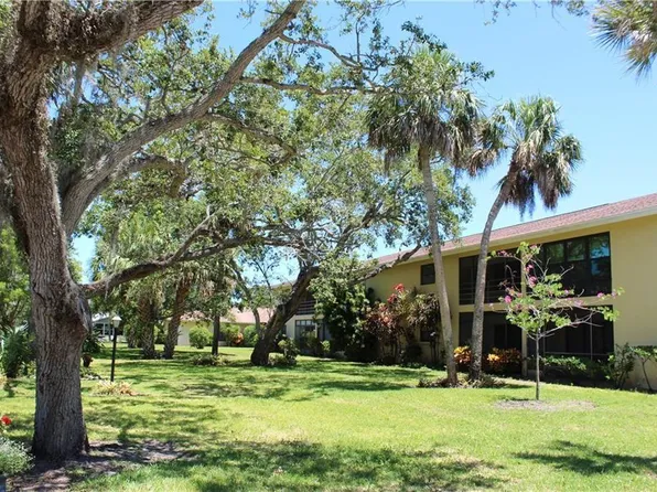 400 18th St APT C2, Vero Beach, FL 32960