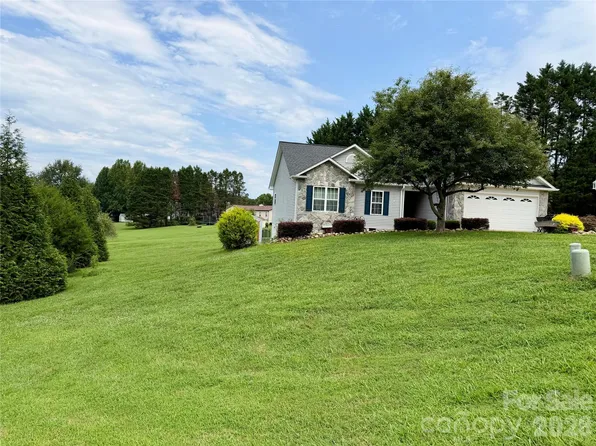 38 A Ave, Taylorsville, NC 28681