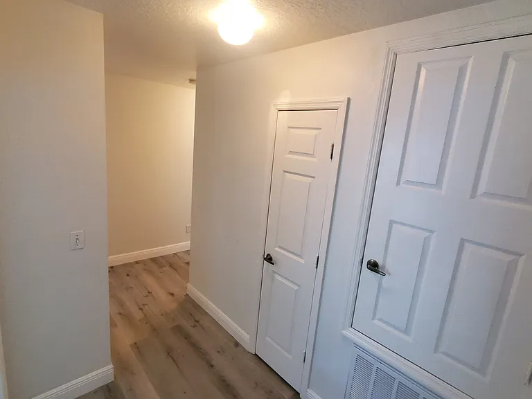 210 Artisan St — Photo 6