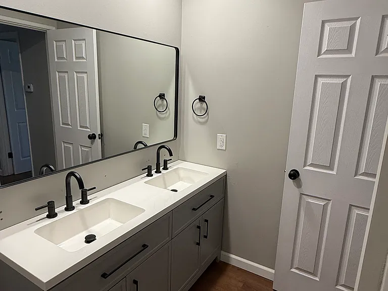 922 W Church St #8 — Photo 2