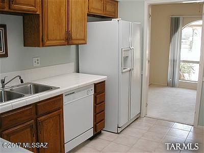 4th image of 631 W Zia Dr