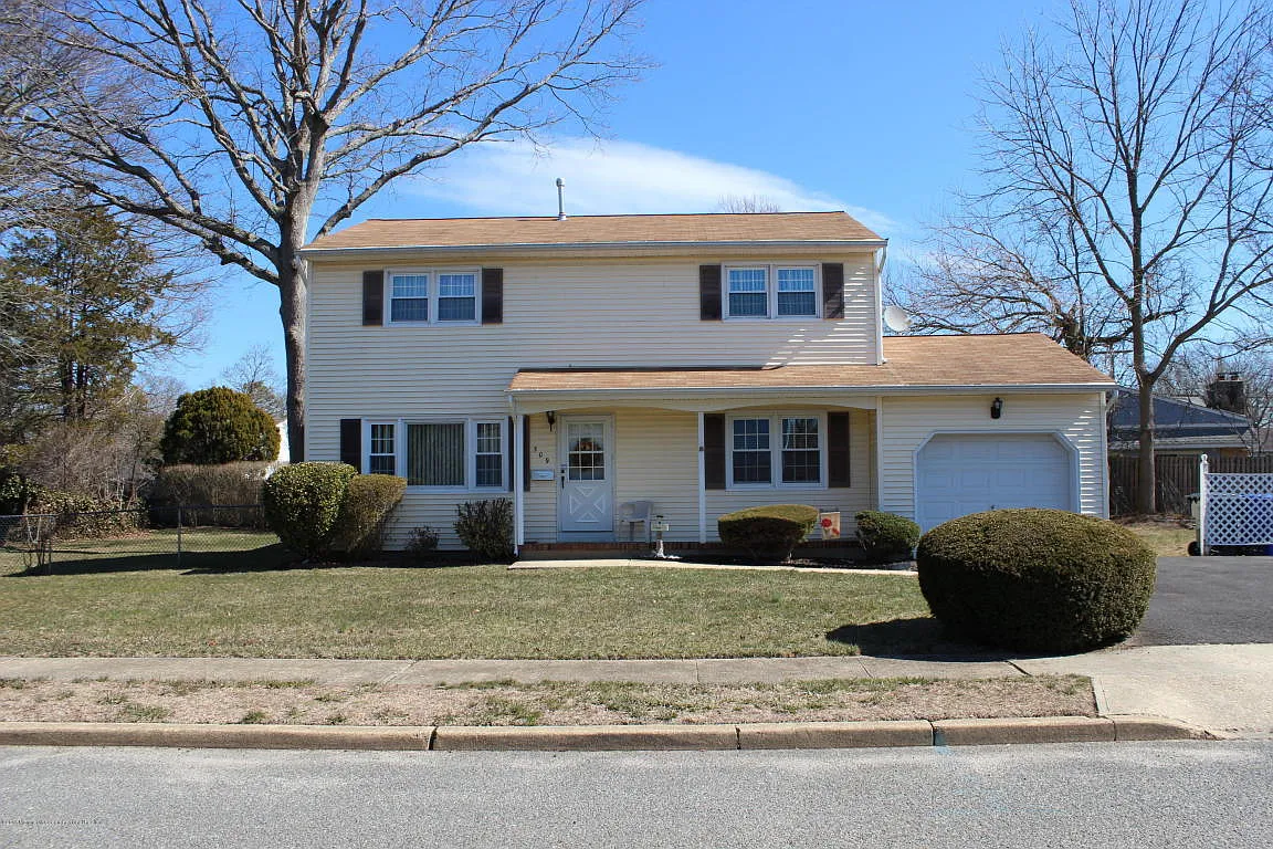 509 River Park Dr photo 1