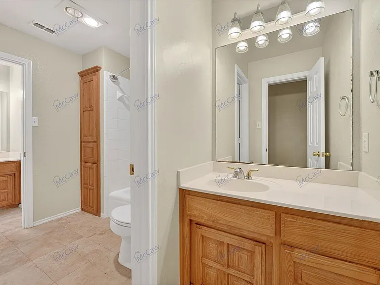 914 Dove Creek Trl — Photo 16