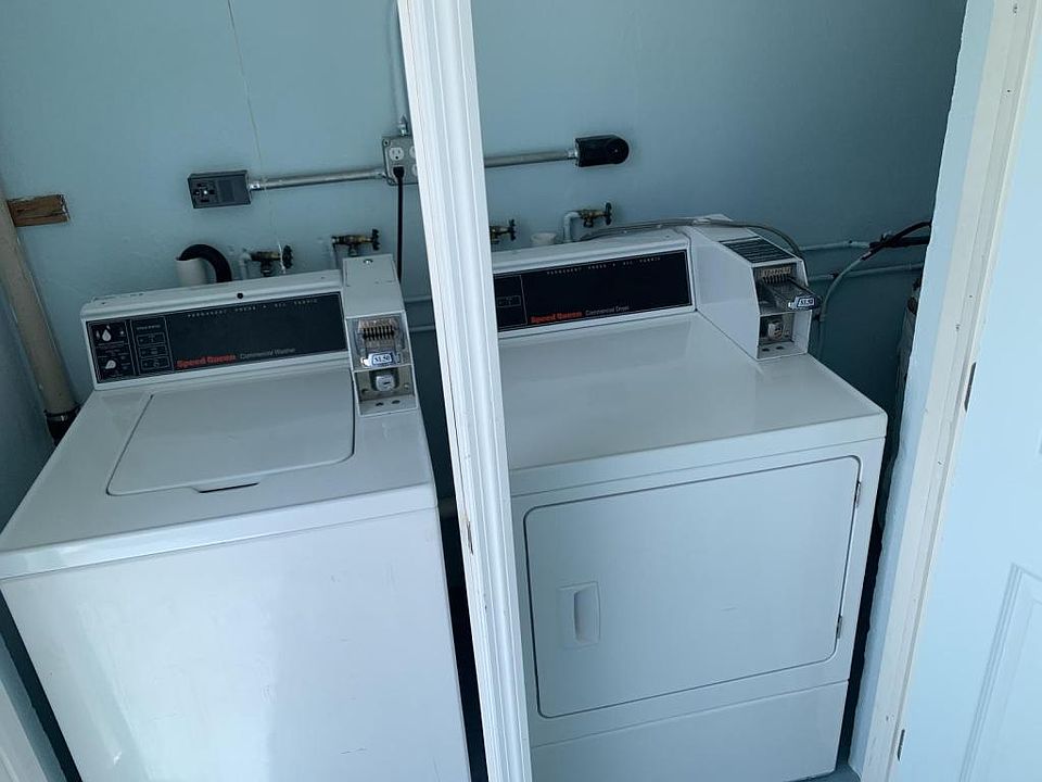 2nd image of 208 N Halifax Ave APT 1