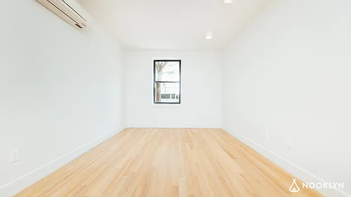 Rented by Nooklyn NYC LLC | media 54