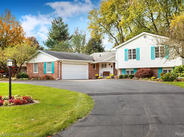 3505 Middlebury Ln, Bloomfield Hills, MI 48301