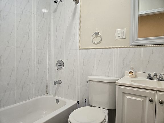 5th image of 1823 Menahan St APT 1L