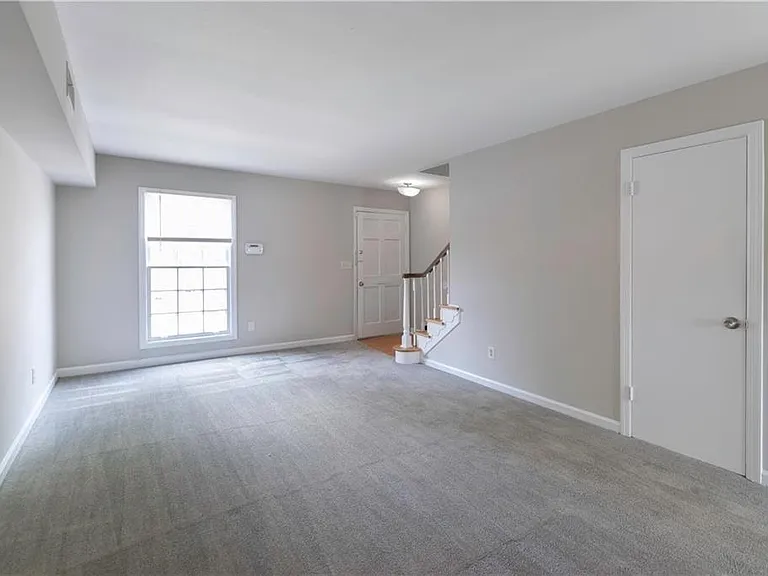 3071 Colonial Way #E — Photo 5