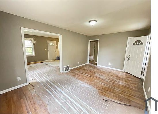1st image of 13 Saint Margaret Ct