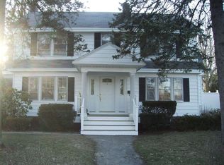 909 Webster St, Needham, MA 02492