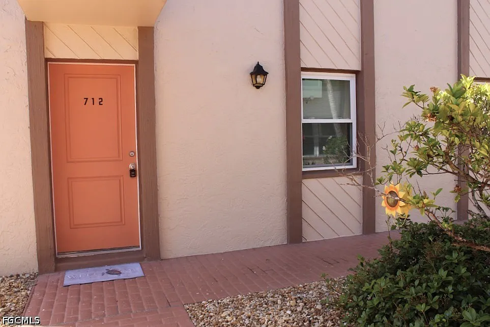 1 bed, 1.0 bath, 635 sqft, $1,295 — Photo 2