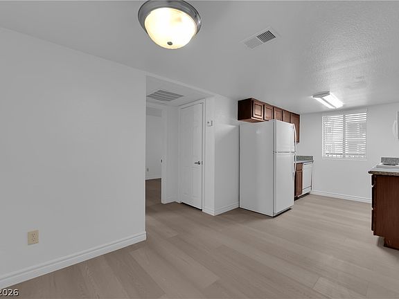 5th image of 4921 Indian River Dr Unit 123