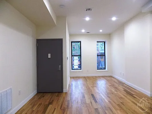 Rented by Blue Egg Realty Corp | media 22