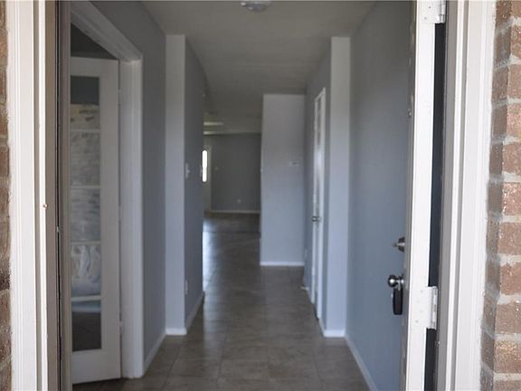 3rd image of 14812 Southview Trl