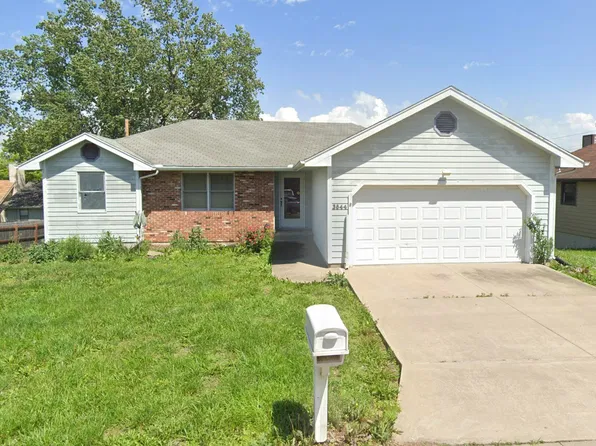 3644 SW Skyview Dr, Topeka, KS 66614