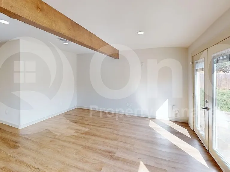 2517 Canterbury Ct — Photo 8