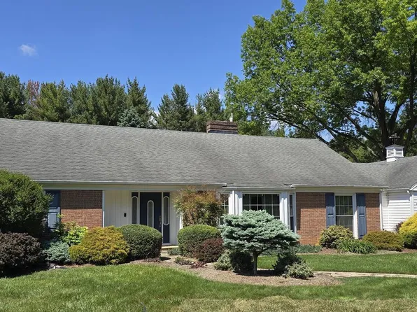 19022 Cherry Tree Dr, Hagerstown, MD 21742