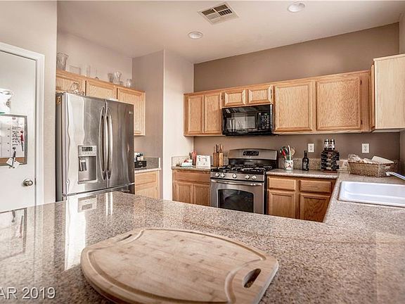 5th image of 1926 Silver Crest Ct