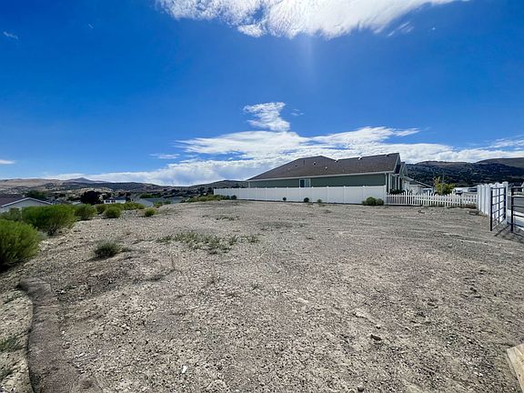 3rd image of 1627 Stitzel Rd