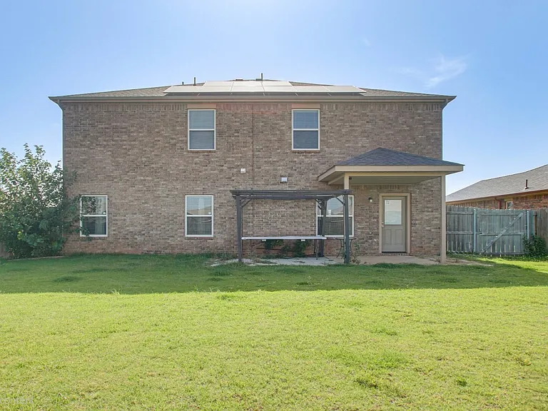 9613 Ella Ln — Photo 4