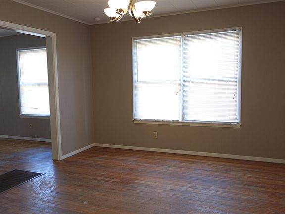 2nd image of 1328 Shafter St